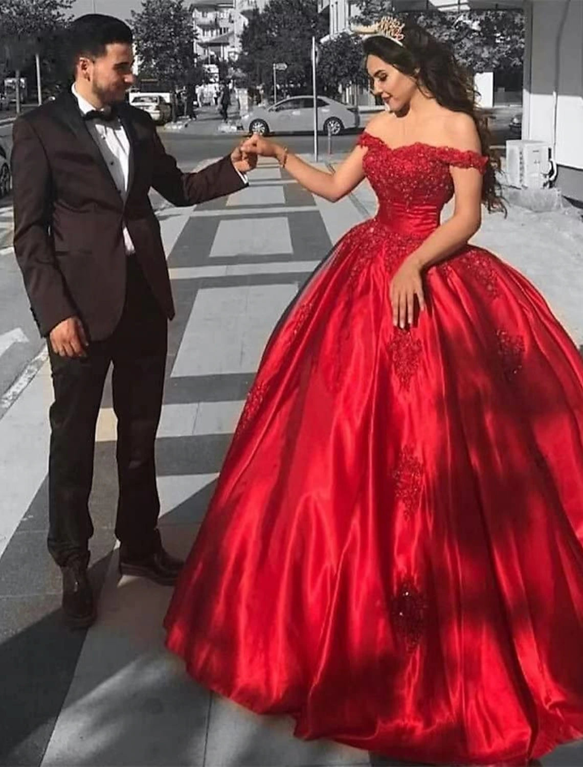 Wholesale Ball Gown Luxurious Sexy Quinceanera Formal Evening Valentine's Day Dress Off Shoulder Short Sleeve Chapel Train Lace with Appliques